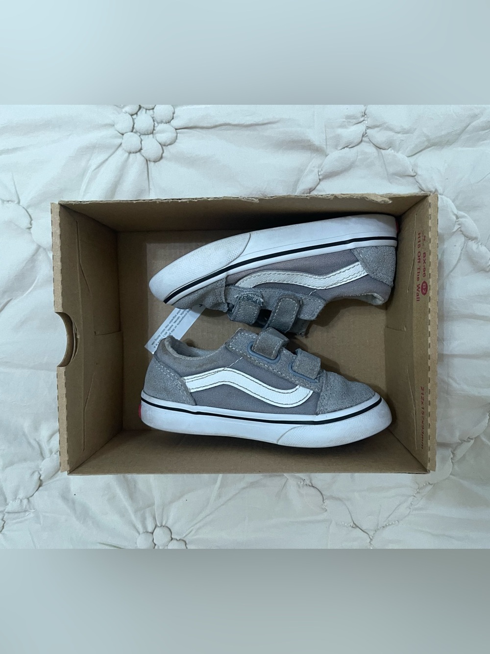 Vans Kids Gray Velcro Skate Sneakers with White Stripe (Toddler 7.5)